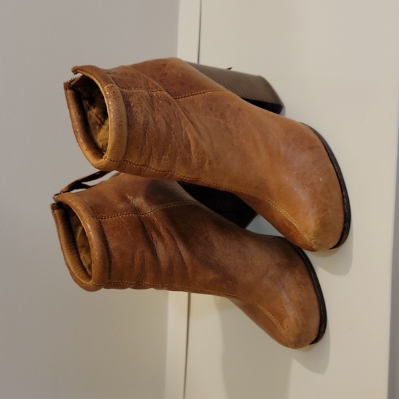 Jeffrey Campbell Rumble - Picture 2 of 8